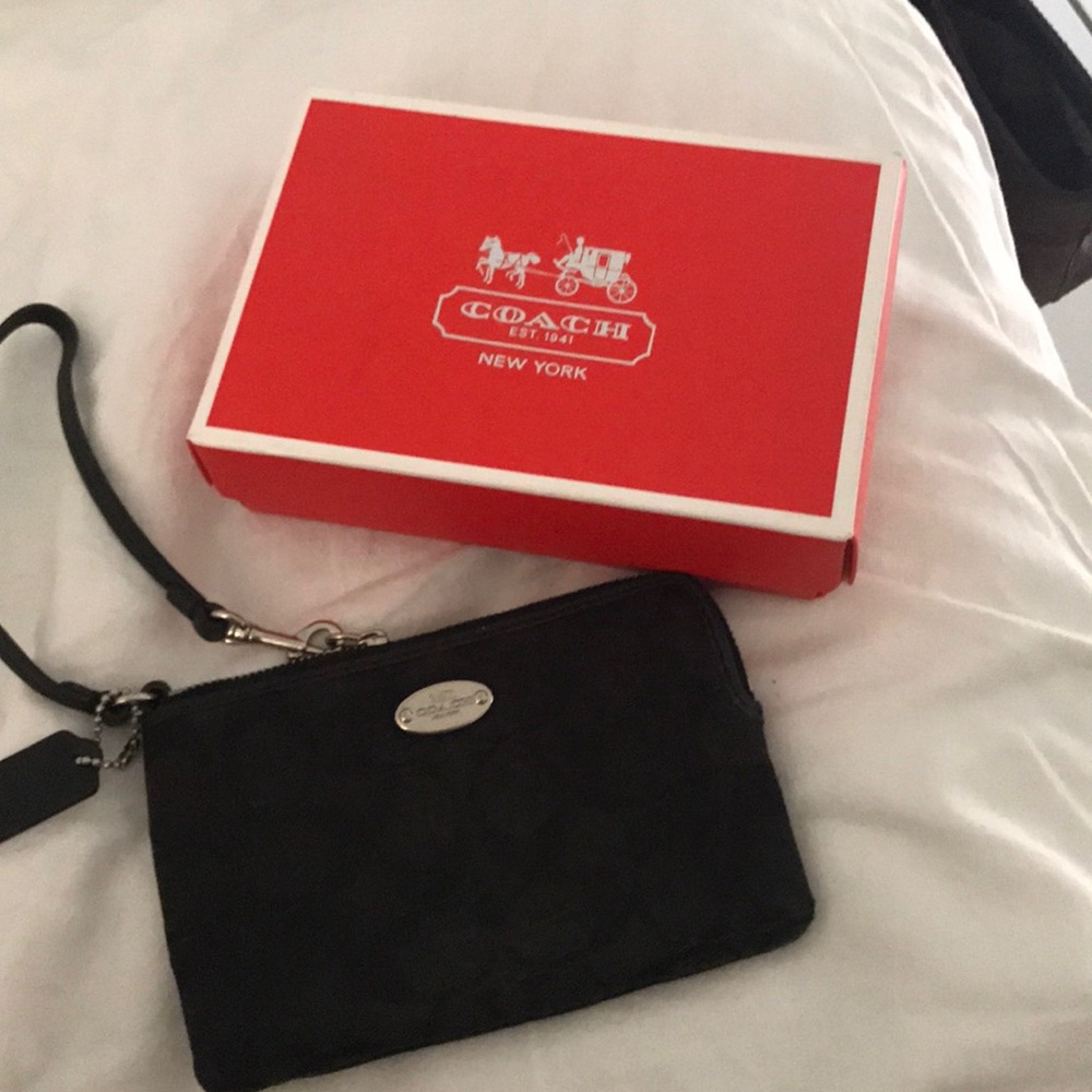 coach wrislet really pretty with original box